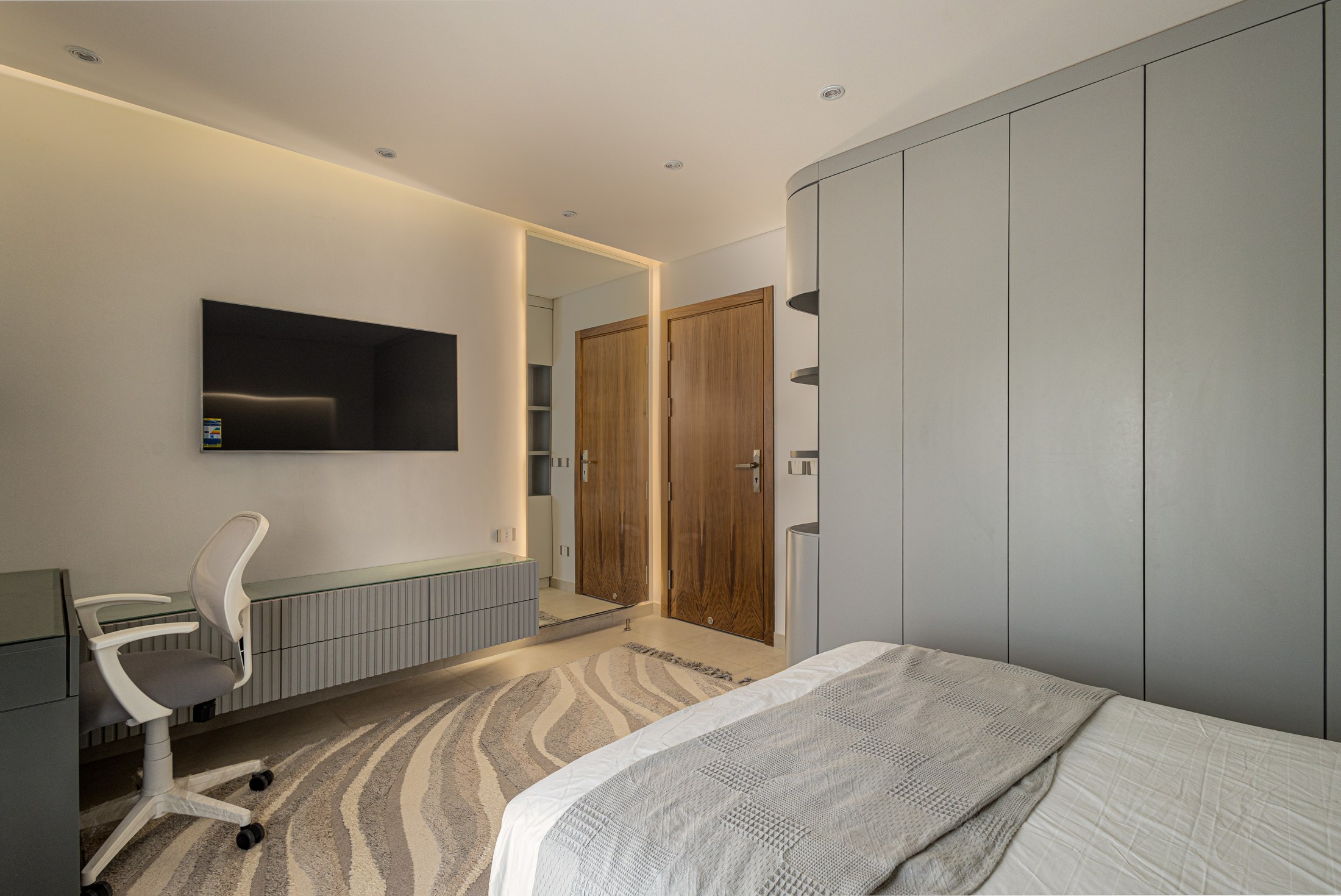Kanarya Apartment — bedroom and workspace