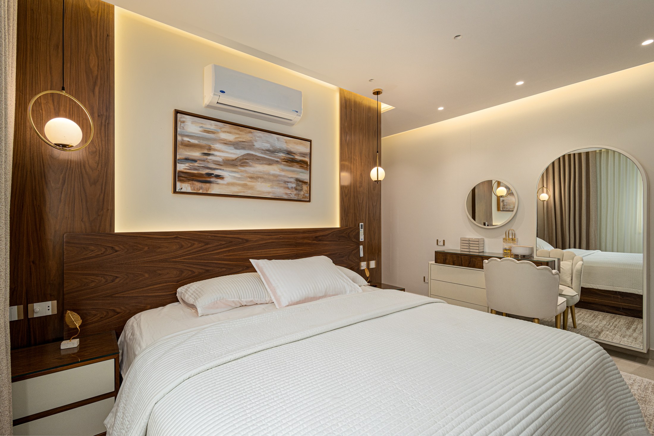 Kanarya Apartment — bedroom lighting